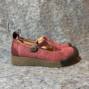 Dr. Martens T-Strap Mary Jane Canvas Wine